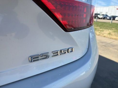 Used 2013 Lexus ES 350 w/ Premium Pkg FWD image 9