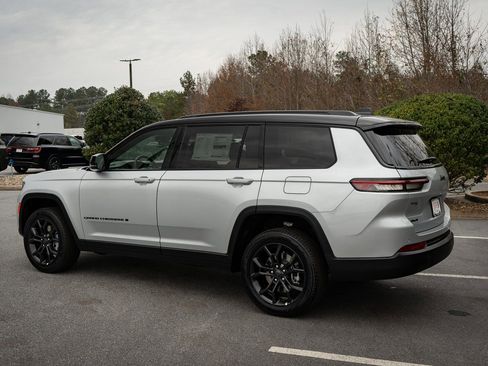 New 2025 Jeep Grand Cherokee L Limited AWD/4WD image 7