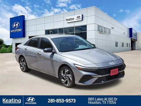 Certified 2025 Hyundai Elantra Sport FWD image 3