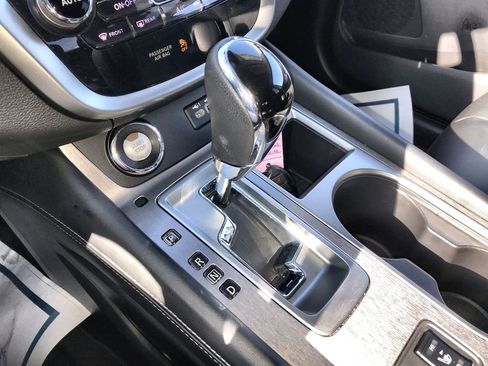 Used 2024 Nissan Murano SV w/ SV Midnight Edition Package image 18