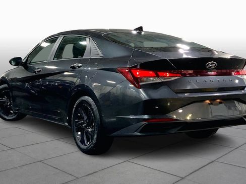 Used 2021 Hyundai Elantra SEL image 11