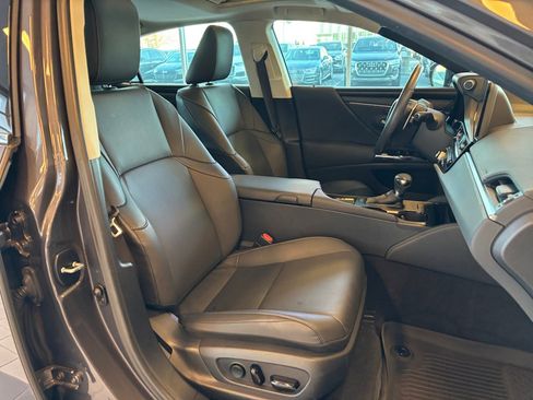 Used 2023 Lexus ES 350 w/ Premium Package image 32