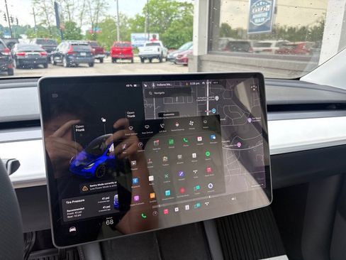 Used 2021 Tesla Model Y Long Range AWD/4WD image 24