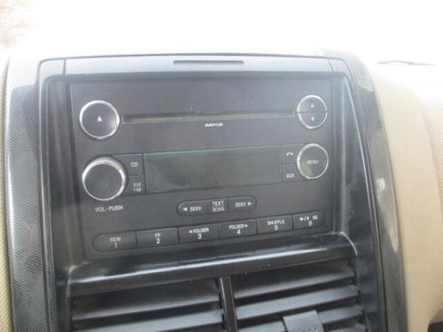 Used 2010 Ford Explorer Sport Trac XLT image 30