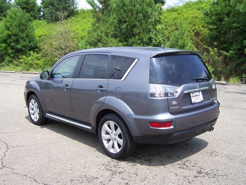 Used 2010 Mitsubishi Outlander GT AWD/4WD image 2