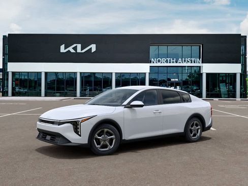 New 2026 Kia K4 LXS FWD image 3