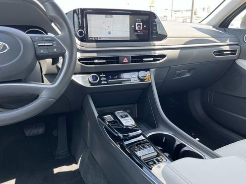 Certified 2023 Hyundai Sonata Limited w/ Preferred Accessory Package FWD image 14