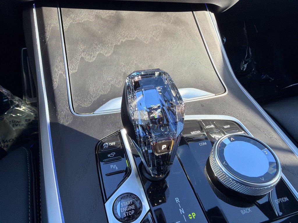 Used 2022 BMW X7 xDrive40i w/ M Sport Package AWD/4WD image 37