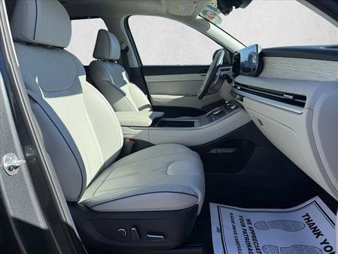 Used 2023 Hyundai Palisade Calligraphy image 19