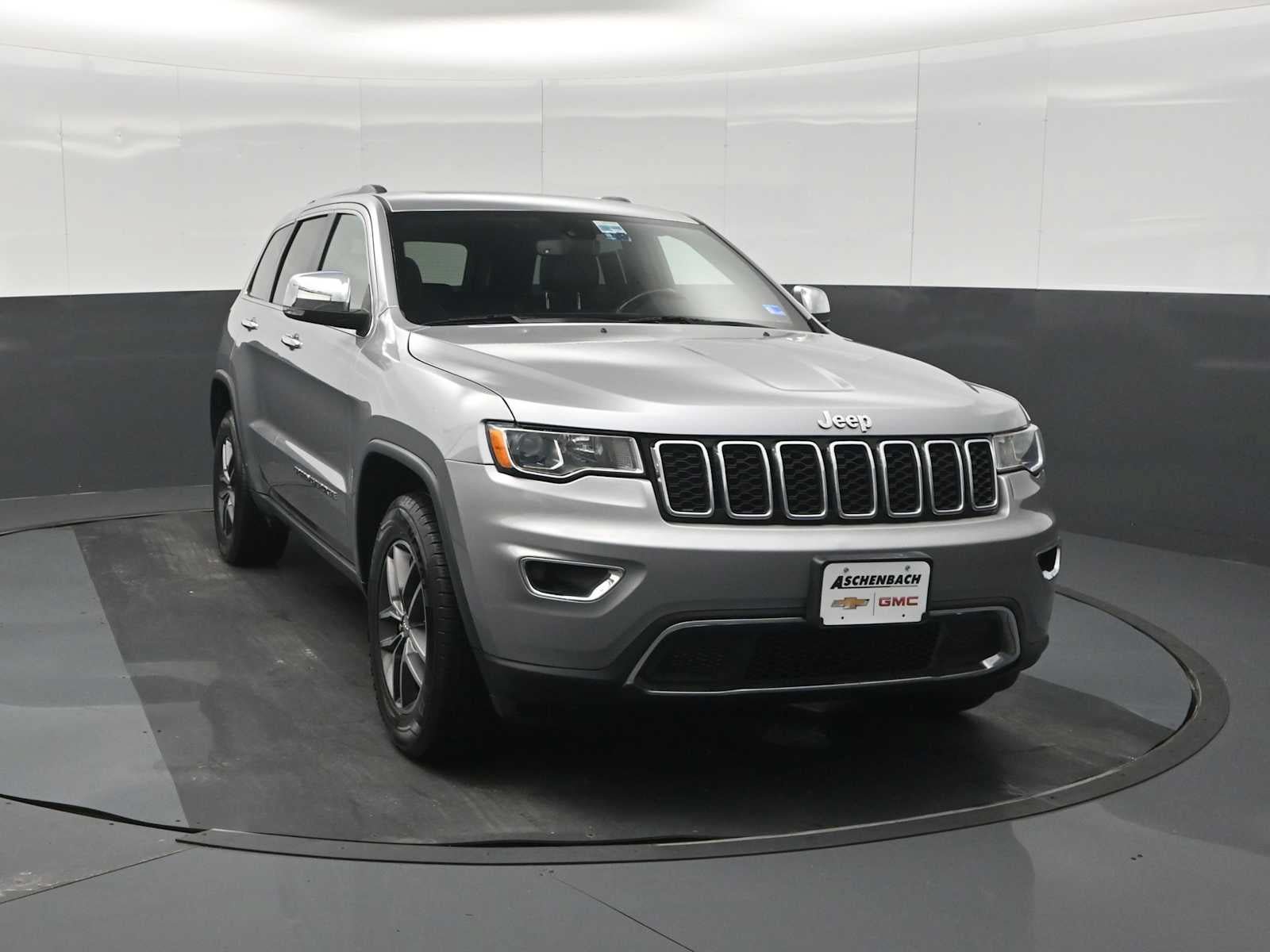 Used 2021 Jeep Grand Cherokee Limited w/ Luxury Group II AWD/4WD image 3