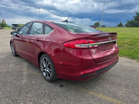 Used 2017 Ford Fusion SE w/ Equipment Group 201A FWD image 5