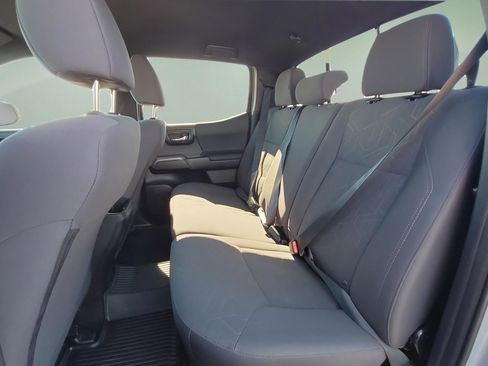 Used 2019 Toyota Tacoma TRD Off-Road image 16