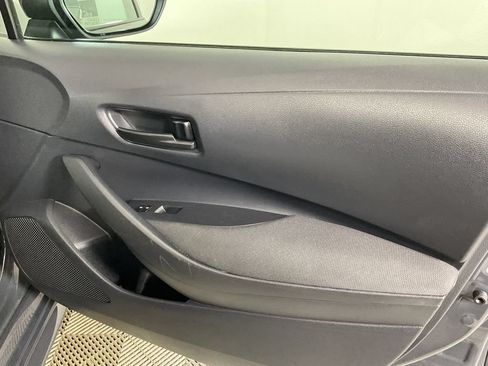 Used 2025 Toyota Corolla LE FWD image 23