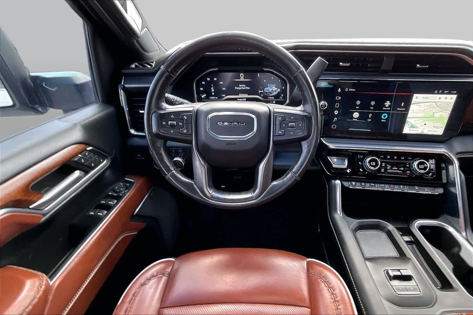 Used 2024 GMC Sierra 2500 Denali Ultimate AWD/4WD image 6