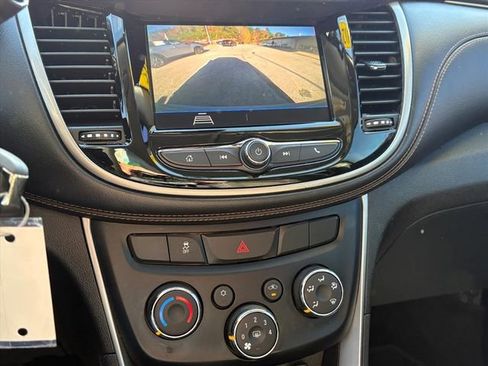 Used 2020 Chevrolet Trax LT image 9