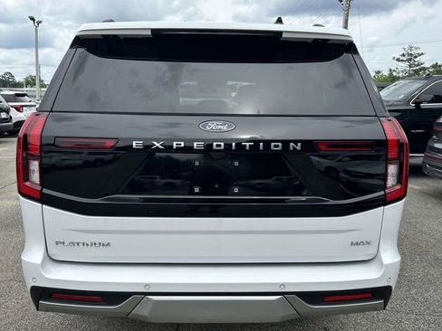 Used 2026 Nissan Pathfinder Platinum FWD image 16
