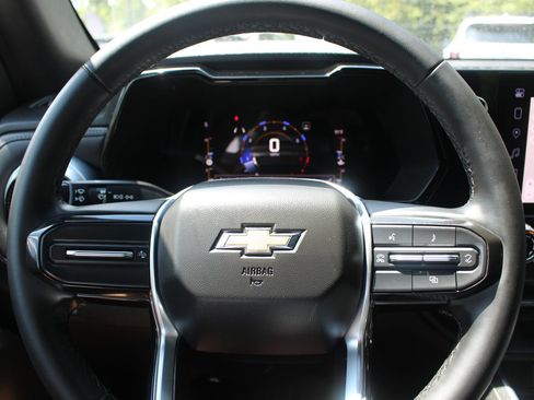 Used 2023 Chevrolet Colorado LT RWD image 18