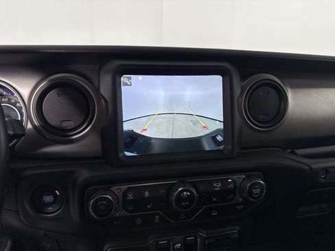 Used 2021 Jeep Gladiator Sport image 28