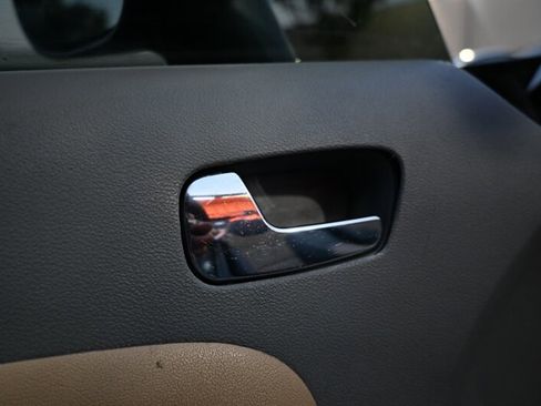 Used 2006 Pontiac Solstice Convertible w/ Premium Package image 22