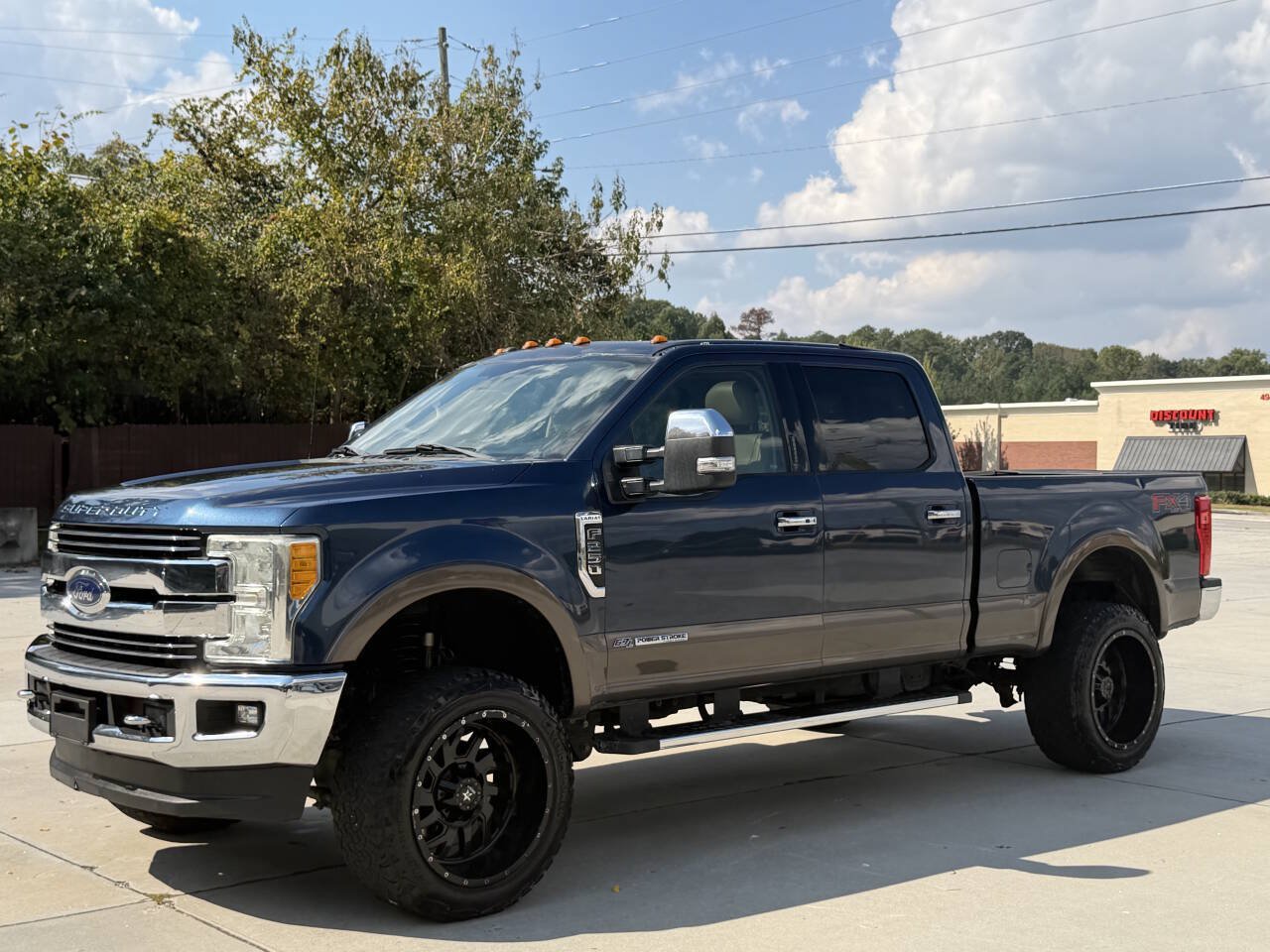 Used 2017 Ford F250 Lariat w/ Lariat Ultimate Package AWD/4WD image 1
