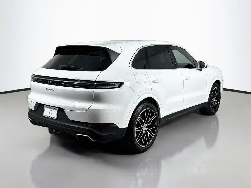Used 2024 Porsche Cayenne AWD/4WD image 5