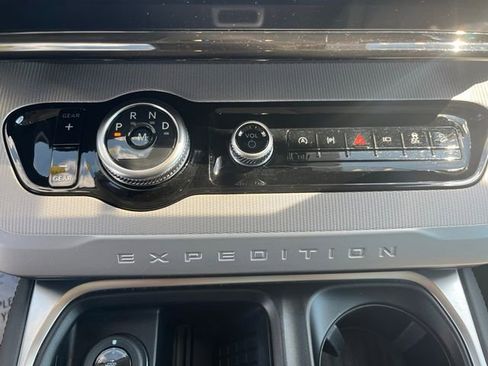 Used 2025 Ford Expedition Max Active image 26