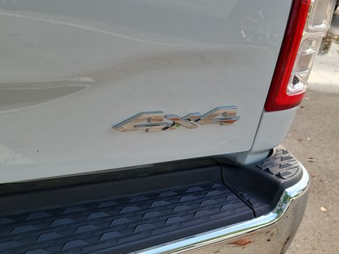 Used 2024 RAM 3500 Tradesman w/ Chrome Appearance Group AWD/4WD image 5