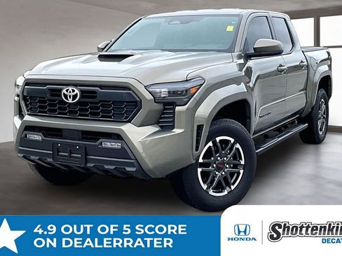 Used 2025 Toyota Tacoma TRD Sport RWD image 1
