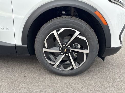 New 2026 Chevrolet Equinox EV LT FWD image 9