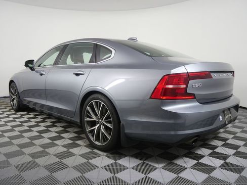 Used 2018 Volvo S90 T5 Momentum w/ Convenience Package image 5