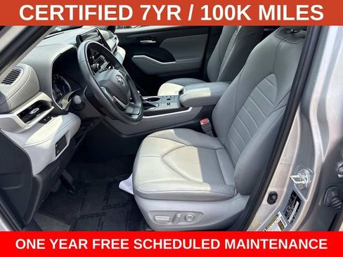 Used 2023 Toyota Highlander XLE FWD image 14