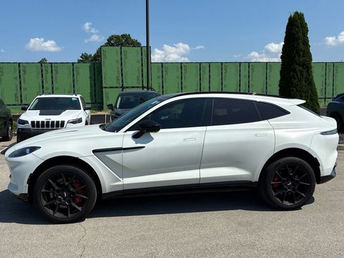 Used 2021 Aston Martin DBX AWD/4WD image 3