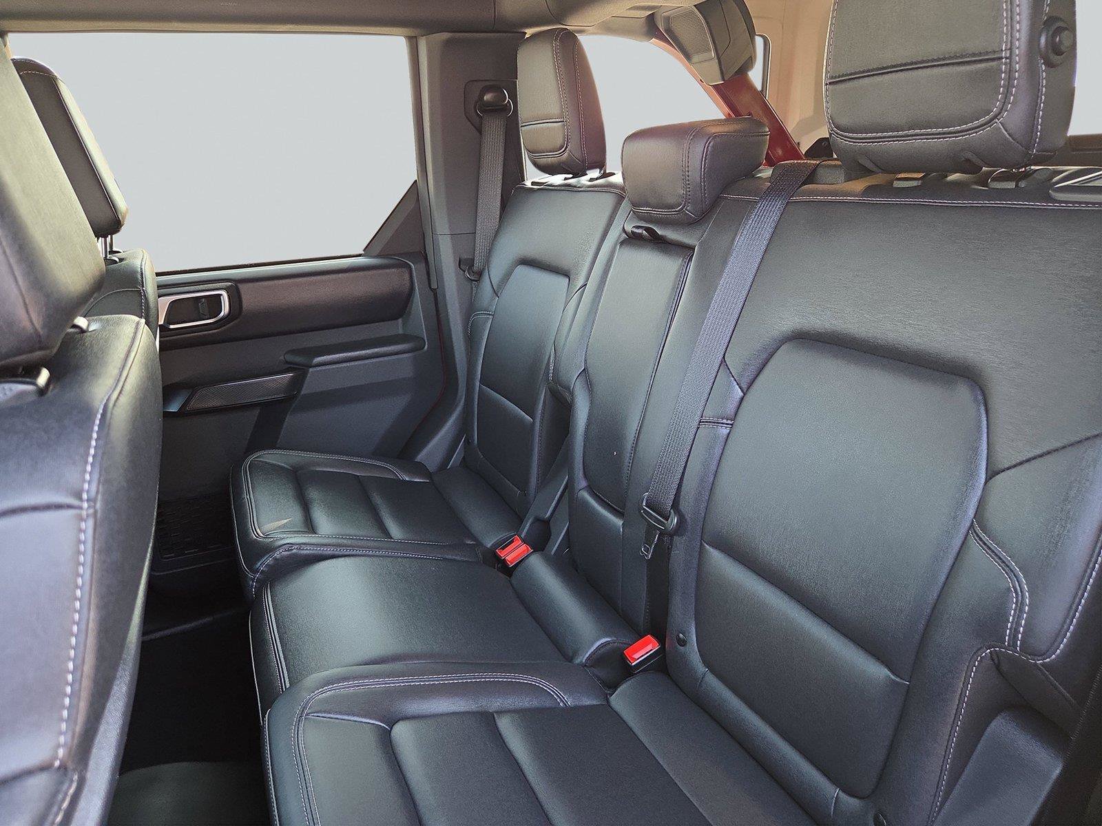 Used 2025 Ford Bronco Badlands AWD/4WD image 29