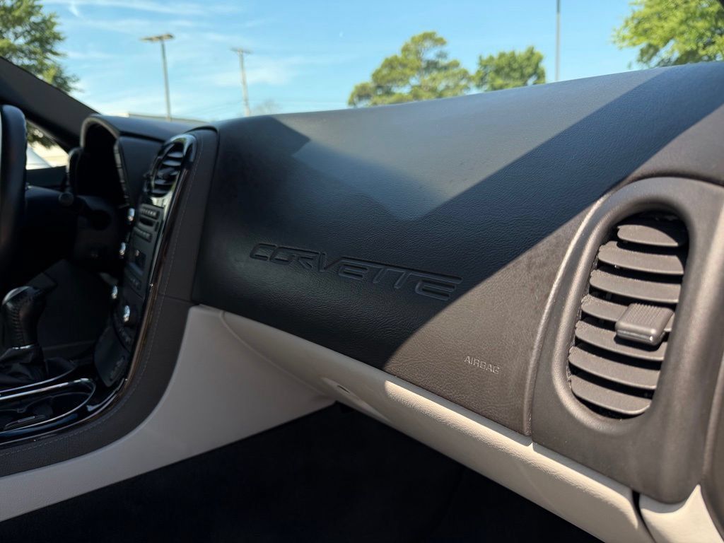 Used 2009 Chevrolet Corvette Z06 w/ Preferred Equipment Group RWD image 28