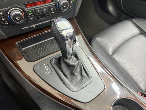 Used 2011 BMW 328i Convertible RWD image 22