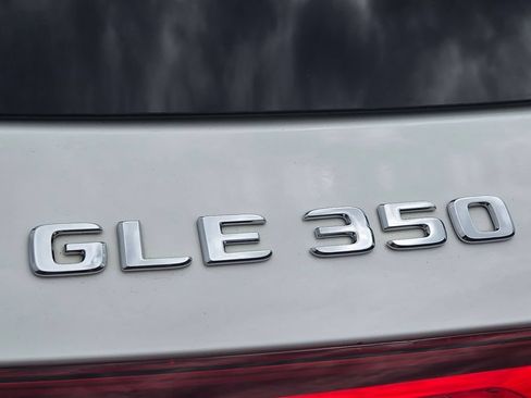 Used 2020 Mercedes-Benz GLE 350 4MATIC w/ Premium Package image 18