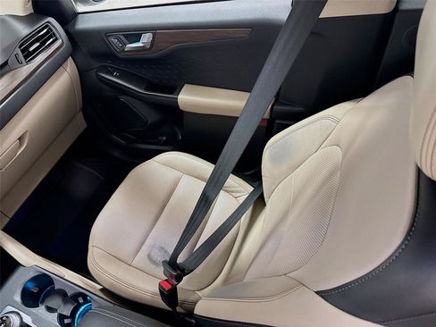 Used 2020 Ford Escape Titanium AWD/4WD image 24