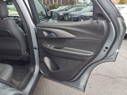 Used 2023 Chevrolet TrailBlazer RS w/ Sun and Liftgate Package AWD/4WD image 11