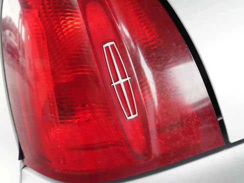 Used 1998 Lincoln Town Car Executive image 20