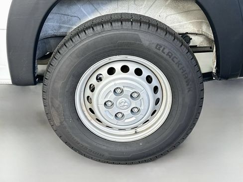 Used 2025 RAM ProMaster 2500 w/ Convenience Group FWD image 30