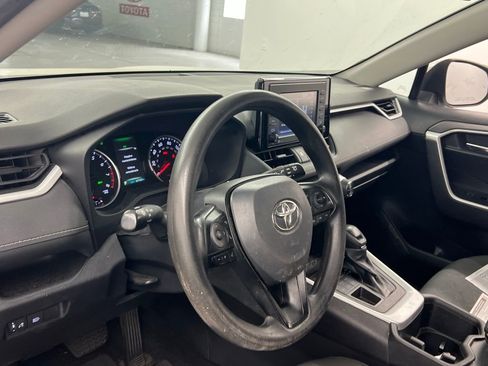 Certified 2022 Toyota RAV4 XLE w/ Carpet Mat Package (TMS) AWD/4WD image 6