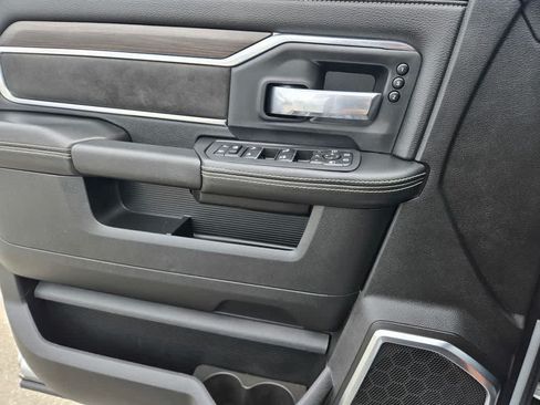 Used 2026 RAM 2500 Laramie AWD/4WD image 19