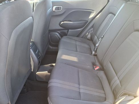 Used 2024 Hyundai Venue SEL image 11