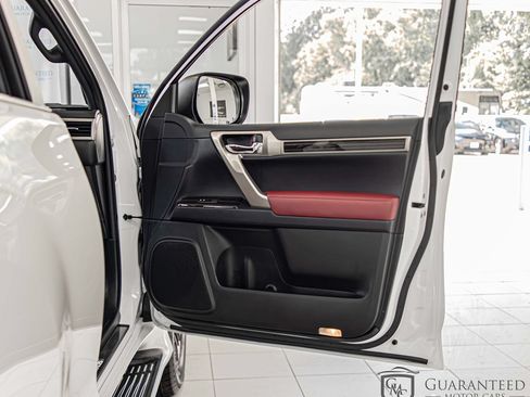 Used 2020 Lexus GX 460 Luxury w/ Luxury Sport Package AWD/4WD image 43