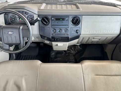 Used 2008 Ford F250 2WD SuperCab Super Duty image 3