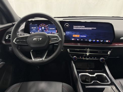 Used 2025 Chevrolet Traverse Z71 w/ Driver Confidence Package image 18