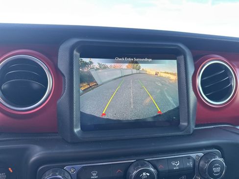 Used 2023 Jeep Wrangler Unlimited Rubicon w/ Xtreme Recon 35" Tire Package image 18