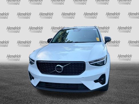 Used 2024 Volvo XC40 B5 Plus w/ Protection Package Premier AWD/4WD image 5