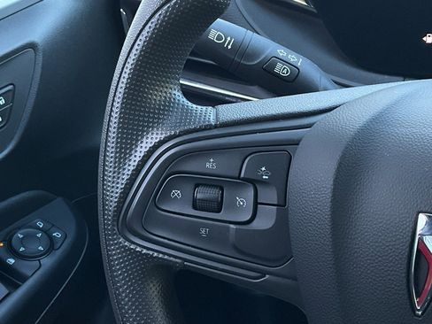 Used 2025 Buick Envista Preferred image 24