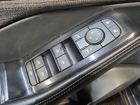 Used 2023 Nissan Rogue SV image 15